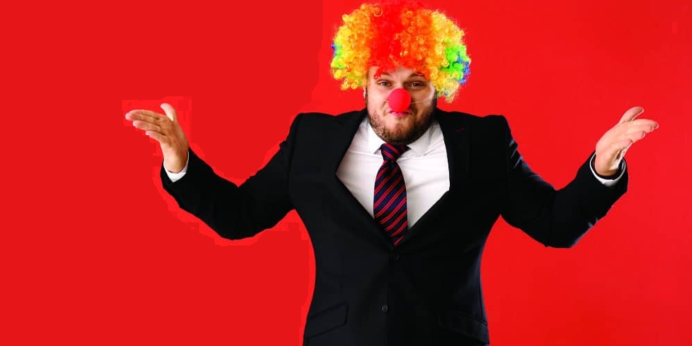 حيل الموظف المهرج