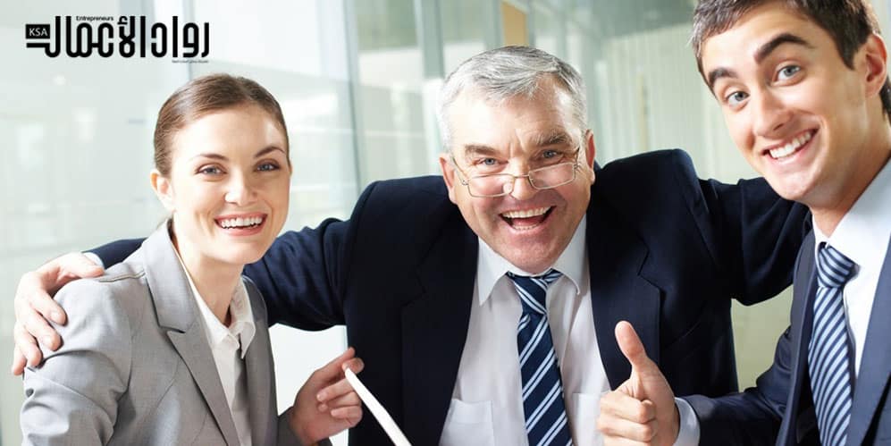 كيف تؤثر الاختلافات العمرية على العمل